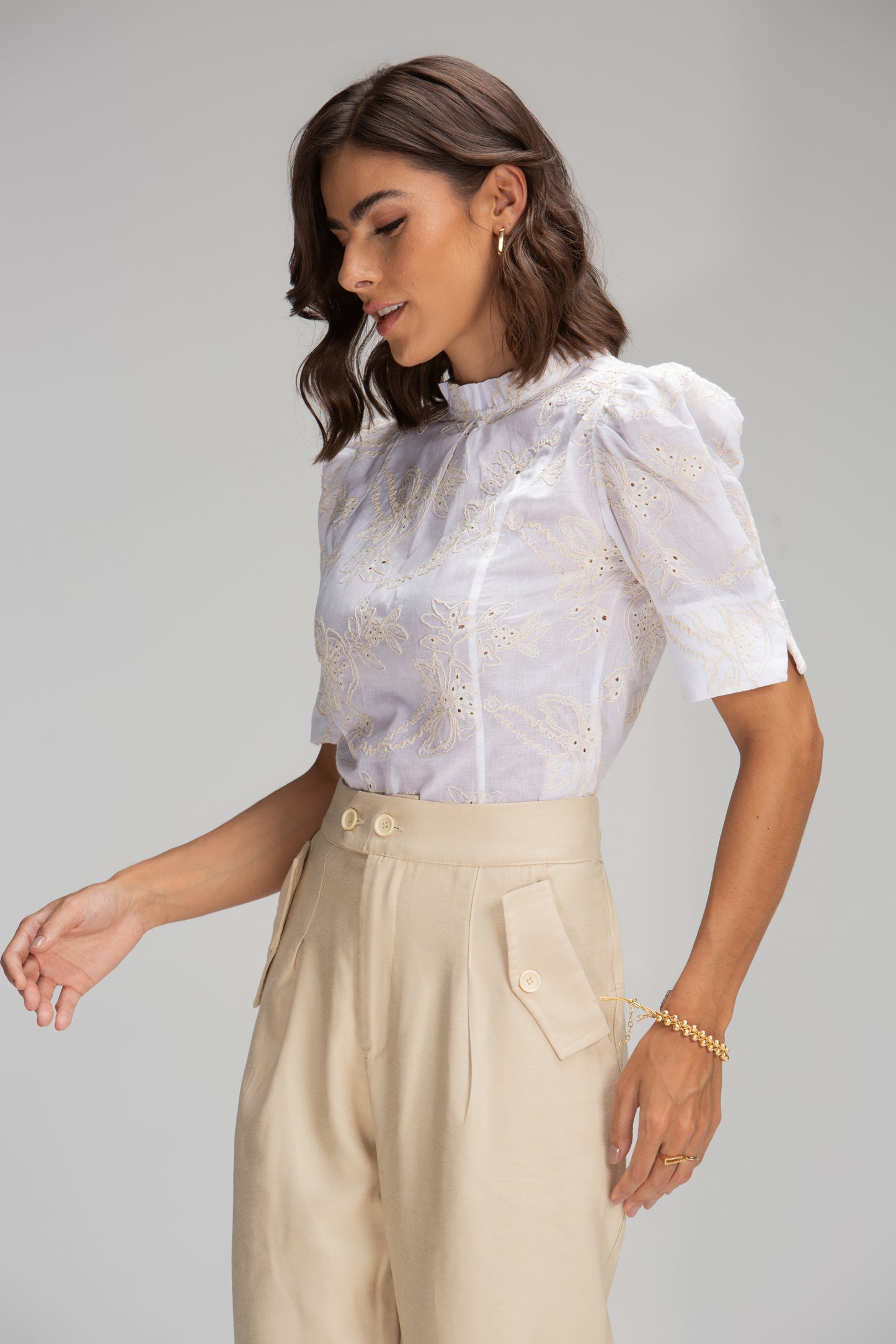 Flora - Blusa de Algodão Bordado